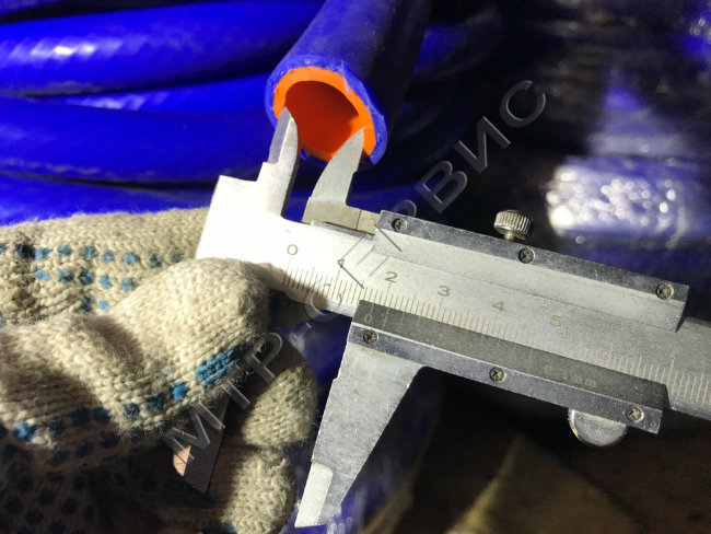 Рукав силиконовый 18мм P=10Атм (арм. 2 слоя) Рукав силиконовый 18мм P=10Атм (арм. 2 слоя)